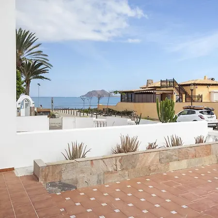 Galera Boutique Art With Private Pools, Free Wifi & Bbq, By Amazzzing Travel Vila