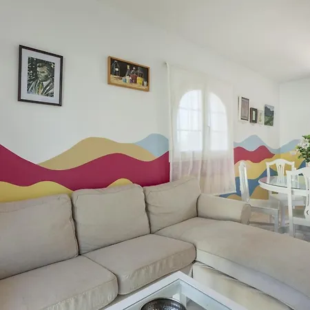 Galera Boutique Art With Private Pools, Free Wifi & Bbq, By Amazzzing Travel Vila *