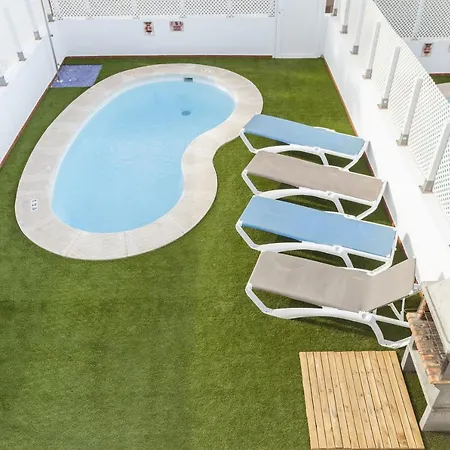 Galera Boutique Art With Private Pools, Free Wifi & Bbq, By Amazzzing Travel Vila