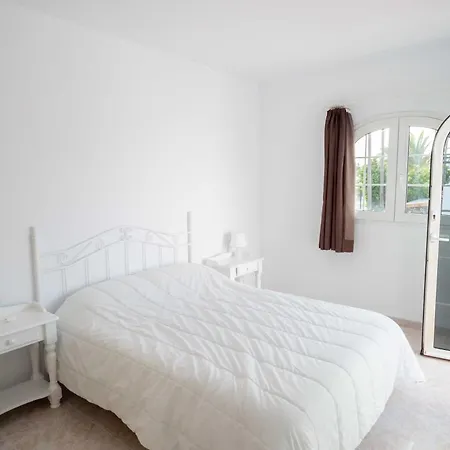 Vila Galera Boutique Art With Private Pools, Free Wifi & Bbq, By Amazzzing Travel *