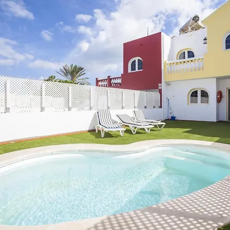 Galera Boutique Art With Private Pools, Free Wifi & Bbq, By Amazzzing Travel