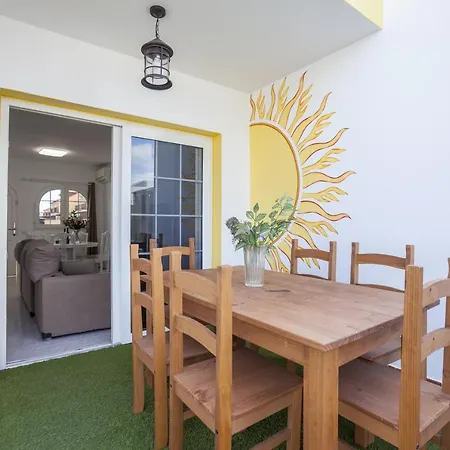 Galera Boutique Art With Private Pools, Free Wifi & Bbq, By Amazzzing Travel Villa