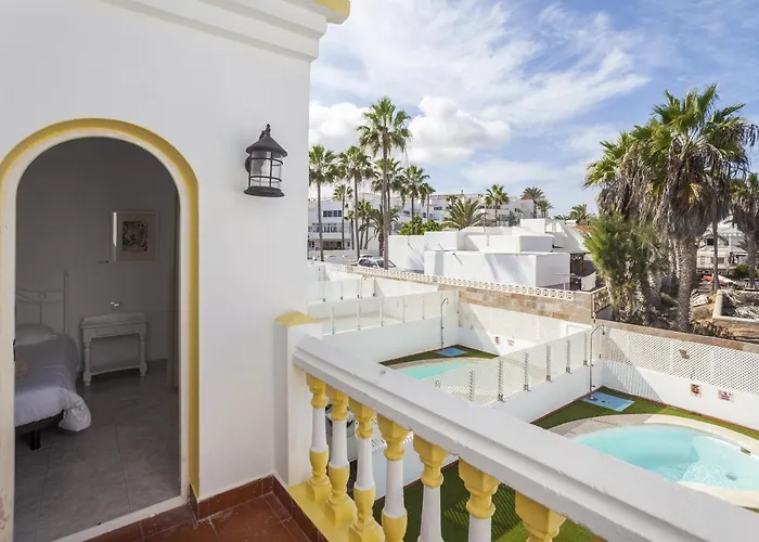 Galera Boutique Art With Private Pools, Free Wifi & Bbq, By Amazzzing Travel