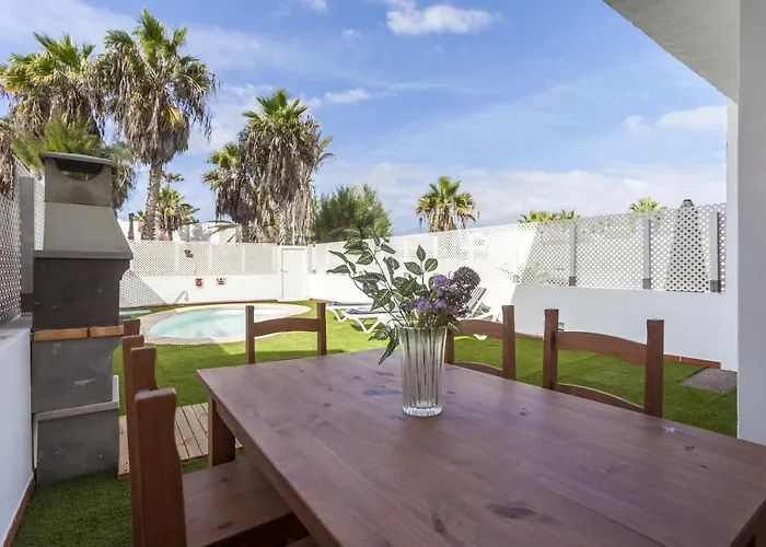 Villa Galera Boutique Art With Private Pools, Free Wifi & Bbq, By Amazzzing Travel *