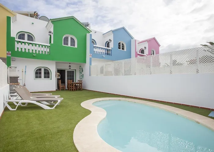 Galera Boutique Art With Private Pools, Free Wifi & Bbq, By Amazzzing Travel *