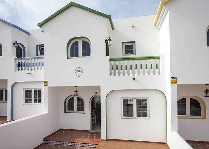 Galera Boutique Art With Private Pools, Free Wifi & Bbq, By Amazzzing Travel *