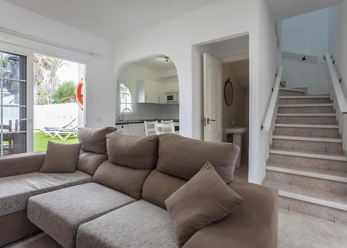 Galera Boutique Art With Private Pools, Free Wifi & Bbq, By Amazzzing Travel Villa